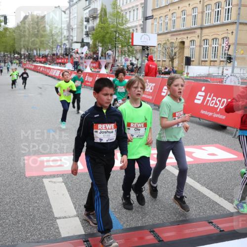 25.04.2026 - Das Zehntel Strokosch-Dieckow http://msf.ph/oto/9616184 25.04.2026 10:56:56 Ziel 5080, 5156, 5270, 5319, 5495, 5692, 5711, 6164, 6189, 6475, 6705, 6842, 6875, 6918, 6939, 6946, 7074, 7203, 7226, 7250, 7310, 7317, 7389, 7638, 7821, 7878 meine-sportfotos.de