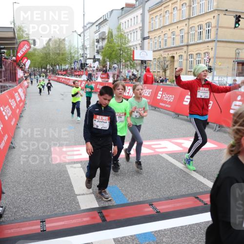 25.04.2026 - Das Zehntel Strokosch-Dieckow http://msf.ph/oto/9616215 25.04.2026 10:56:56 Ziel 5080, 5156, 5270, 5319, 5495, 5692, 5711, 6164, 6189, 6475, 6705, 6842, 6875, 6918, 6939, 6946, 7074, 7203, 7226, 7250, 7310, 7317, 7389, 7638, 7821, 7878 meine-sportfotos.de