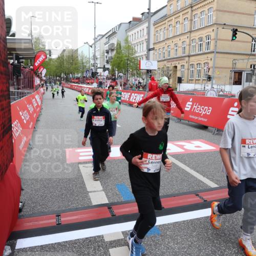 25.04.2026 - Das Zehntel Strokosch-Dieckow http://msf.ph/oto/9616292 25.04.2026 10:56:55 Ziel 5080, 5270, 5319, 5322, 5495, 5692, 5711, 6164, 6189, 6224, 6705, 6842, 6875, 6918, 6939, 6946, 7074, 7203, 7250, 7310, 7317, 7389, 7638, 7821, 8066 meine-sportfotos.de