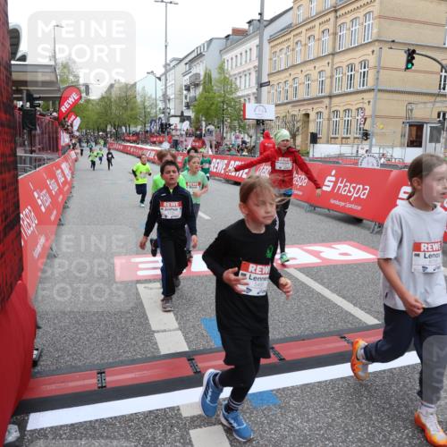 25.04.2026 - Das Zehntel Strokosch-Dieckow http://msf.ph/oto/9616306 25.04.2026 10:56:55 Ziel 5080, 5270, 5319, 5322, 5495, 5692, 5711, 6164, 6189, 6224, 6705, 6842, 6875, 6918, 6939, 6946, 7074, 7203, 7250, 7310, 7317, 7389, 7638, 7821, 8066 meine-sportfotos.de