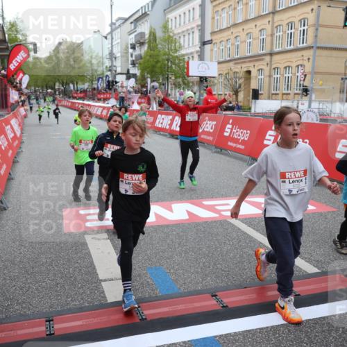 25.04.2026 - Das Zehntel Strokosch-Dieckow http://msf.ph/oto/9616358 25.04.2026 10:56:55 Ziel 5080, 5270, 5319, 5322, 5495, 5692, 5711, 6164, 6189, 6224, 6705, 6842, 6875, 6918, 6939, 6946, 7074, 7203, 7250, 7310, 7317, 7389, 7638, 7821, 8066 meine-sportfotos.de