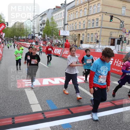 25.04.2026 - Das Zehntel Strokosch-Dieckow http://msf.ph/oto/9616434 25.04.2026 10:56:54 Ziel 5080, 5270, 5319, 5322, 5495, 5692, 5711, 6164, 6189, 6224, 6705, 6713, 6875, 6918, 6939, 6946, 7074, 7203, 7250, 7266, 7310, 7317, 7468, 7638, 7821, 8066 meine-sportfotos.de
