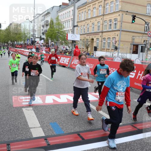 25.04.2026 - Das Zehntel Strokosch-Dieckow http://msf.ph/oto/9616449 25.04.2026 10:56:54 Ziel 5080, 5270, 5319, 5322, 5495, 5692, 5711, 6164, 6189, 6224, 6705, 6713, 6875, 6918, 6939, 6946, 7074, 7203, 7250, 7266, 7310, 7317, 7468, 7638, 7821, 8066 meine-sportfotos.de