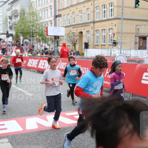 25.04.2026 - Das Zehntel Strokosch-Dieckow http://msf.ph/oto/9616541 25.04.2026 10:56:54 Ziel 5080, 5270, 5319, 5322, 5495, 5692, 5711, 6164, 6189, 6224, 6705, 6713, 6875, 6918, 6939, 6946, 7074, 7203, 7250, 7266, 7310, 7317, 7468, 7638, 7821, 8066 meine-sportfotos.de