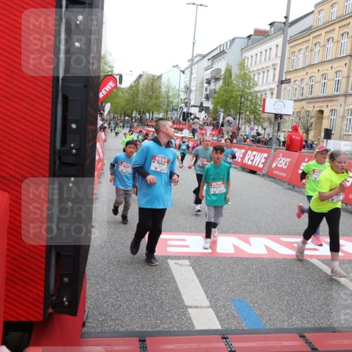 25.04.2026 - Das Zehntel Strokosch-Dieckow http://msf.ph/oto/9616630 25.04.2026 10:56:50 Ziel 5270, 5319, 5322, 5342, 5507, 5644, 5646, 5692, 5872, 6031, 6224, 6429, 6713, 6875, 6939, 6946, 6989, 7005, 7131, 7250, 7266, 7310, 7317, 7319, 7468, 7592, 7638, 8066 meine-sportfotos.de
