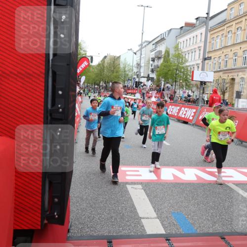 25.04.2026 - Das Zehntel Strokosch-Dieckow http://msf.ph/oto/9616646 25.04.2026 10:56:50 Ziel 5270, 5319, 5322, 5342, 5507, 5644, 5646, 5692, 5872, 6031, 6224, 6429, 6713, 6875, 6939, 6946, 6989, 7005, 7131, 7250, 7266, 7310, 7317, 7319, 7468, 7592, 7638, 8066 meine-sportfotos.de