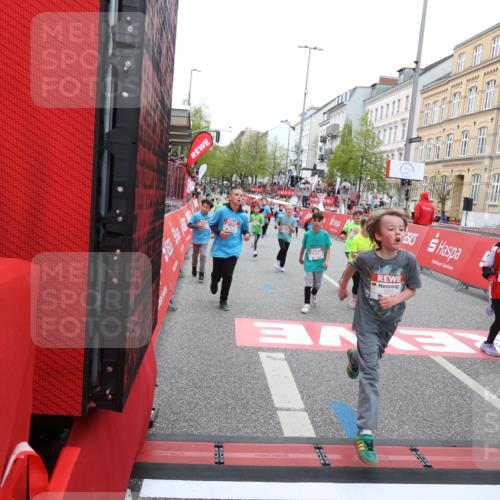 25.04.2026 - Das Zehntel Strokosch-Dieckow http://msf.ph/oto/9616714 25.04.2026 10:56:49 Ziel 5270, 5319, 5322, 5342, 5507, 5644, 5646, 5747, 5872, 6031, 6224, 6429, 6713, 6875, 6939, 6946, 6989, 7005, 7131, 7250, 7266, 7317, 7319, 7468, 7592, 7638, 8066 meine-sportfotos.de