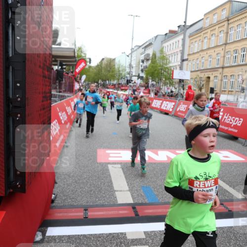 25.04.2026 - Das Zehntel Strokosch-Dieckow http://msf.ph/oto/9616742 25.04.2026 10:56:49 Ziel 5270, 5319, 5322, 5342, 5507, 5644, 5646, 5747, 5872, 6031, 6224, 6429, 6713, 6875, 6939, 6946, 6989, 7005, 7131, 7250, 7266, 7317, 7319, 7468, 7592, 7638, 8066 meine-sportfotos.de