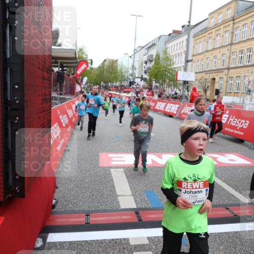 25.04.2026 - Das Zehntel Strokosch-Dieckow http://msf.ph/oto/9616751 25.04.2026 10:56:49 Ziel 5270, 5319, 5322, 5342, 5507, 5644, 5646, 5747, 5872, 6031, 6224, 6429, 6713, 6875, 6939, 6946, 6989, 7005, 7131, 7250, 7266, 7317, 7319, 7468, 7592, 7638, 8066 meine-sportfotos.de