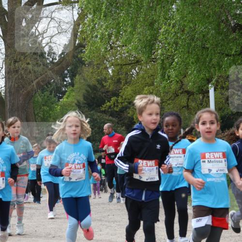 25.04.2026 - Das Zehntel Zöllner http://msf.ph/oto/9616754 25.04.2026 09:49:16 Laufen 10, 6807, 6769, 6773, 6777, 415 meine-sportfotos.de