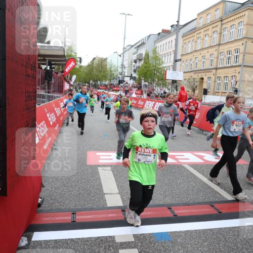 25.04.2026 - Das Zehntel Strokosch-Dieckow http://msf.ph/oto/9616766 25.04.2026 10:56:48 Ziel 5257, 5319, 5322, 5342, 5507, 5511, 5644, 5646, 5747, 5872, 6011, 6013, 6031, 6224, 6385, 6429, 6713, 6875, 6939, 6989, 7005, 7131, 7250, 7266, 7319, 7468, 7592, 8066 meine-sportfotos.de