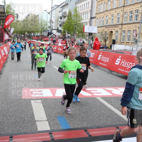 25.04.2026 - Das Zehntel Strokosch-Dieckow http://msf.ph/oto/9616907 25.04.2026 10:56:47 Ziel 5257, 5322, 5326, 5342, 5507, 5511, 5644, 5646, 5747, 5872, 6011, 6013, 6031, 6224, 6385, 6429, 6713, 6989, 7005, 7131, 7266, 7319, 7468, 7592, 7712, 8066 meine-sportfotos.de