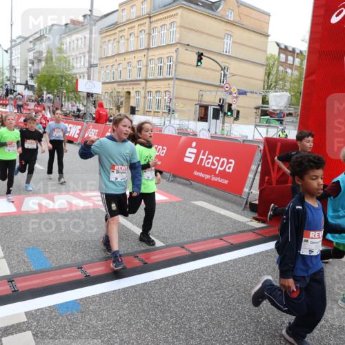 25.04.2026 - Das Zehntel Strokosch-Dieckow http://msf.ph/oto/9616959 25.04.2026 10:56:46 Ziel 5257, 5325, 5326, 5342, 5507, 5511, 5513, 5644, 5646, 5747, 5872, 6011, 6013, 6031, 6385, 6429, 6713, 6989, 7005, 7131, 7266, 7319, 7368, 7369, 7468, 7592, 7712, 7827, 8007 meine-sportfotos.de