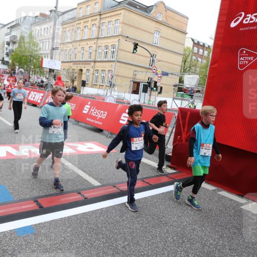 25.04.2026 - Das Zehntel Strokosch-Dieckow http://msf.ph/oto/9617031 25.04.2026 10:56:46 Ziel 5257, 5325, 5326, 5342, 5507, 5511, 5513, 5644, 5646, 5747, 5872, 6011, 6013, 6031, 6385, 6429, 6713, 6989, 7005, 7131, 7266, 7319, 7368, 7369, 7468, 7592, 7712, 7827, 8007 meine-sportfotos.de