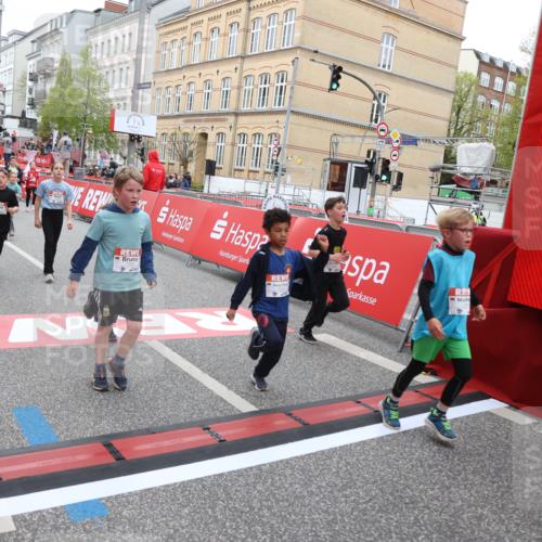 25.04.2026 - Das Zehntel Strokosch-Dieckow http://msf.ph/oto/9617041 25.04.2026 10:56:46 Ziel 5257, 5325, 5326, 5342, 5507, 5511, 5513, 5644, 5646, 5747, 5872, 6011, 6013, 6031, 6385, 6429, 6713, 6989, 7005, 7131, 7266, 7319, 7368, 7369, 7468, 7592, 7712, 7827, 8007 meine-sportfotos.de