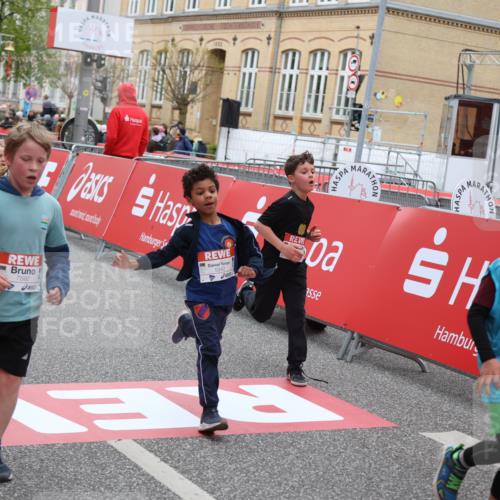 25.04.2026 - Das Zehntel Strokosch-Dieckow http://msf.ph/oto/9617102 25.04.2026 10:56:45 Ziel 5039, 5257, 5325, 5326, 5342, 5507, 5511, 5513, 5644, 5646, 5747, 5872, 6011, 6013, 6031, 6385, 6429, 6989, 7005, 7131, 7319, 7368, 7369, 7592, 7712, 7803, 7827, 8007 meine-sportfotos.de