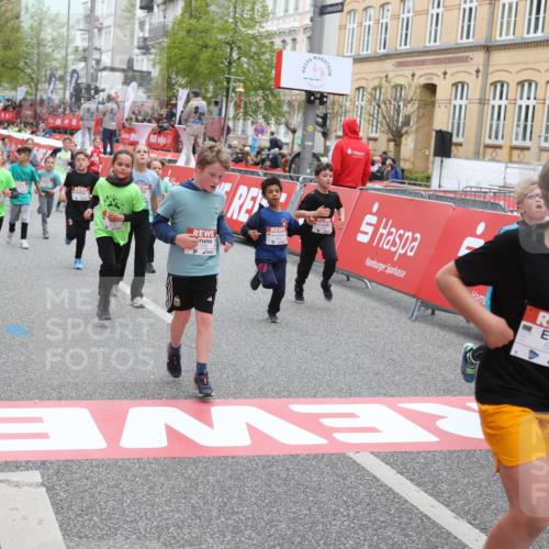 25.04.2026 - Das Zehntel Strokosch-Dieckow http://msf.ph/oto/9617159 25.04.2026 10:56:44 Ziel 5039, 5257, 5325, 5326, 5342, 5507, 5511, 5513, 5644, 5646, 5747, 6011, 6013, 6074, 6385, 6412, 6429, 6663, 6989, 7267, 7319, 7368, 7369, 7592, 7712, 7803, 7827, 8007 meine-sportfotos.de