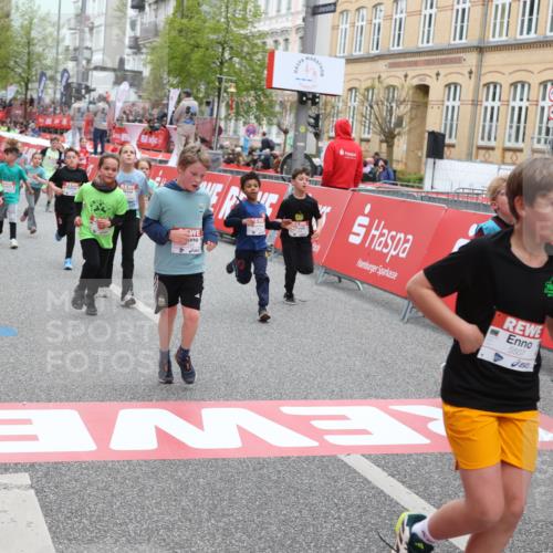 25.04.2026 - Das Zehntel Strokosch-Dieckow http://msf.ph/oto/9617168 25.04.2026 10:56:44 Ziel 5039, 5257, 5325, 5326, 5342, 5507, 5511, 5513, 5644, 5646, 5747, 6011, 6013, 6074, 6385, 6412, 6429, 6663, 6989, 7267, 7319, 7368, 7369, 7592, 7712, 7803, 7827, 8007 meine-sportfotos.de