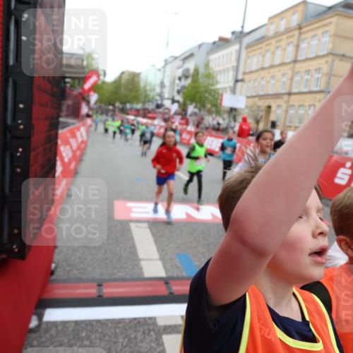 25.04.2026 - Das Zehntel Strokosch-Dieckow http://msf.ph/oto/9617398 25.04.2026 10:56:41 Ziel 5039, 5229, 5257, 5325, 5326, 5511, 5513, 5583, 5747, 6011, 6013, 6014, 6074, 6385, 6412, 6663, 6886, 7267, 7288, 7368, 7369, 7712, 7801, 7803, 7827, 8007 meine-sportfotos.de