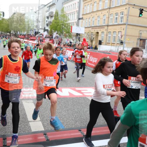 25.04.2026 - Das Zehntel Strokosch-Dieckow http://msf.ph/oto/9617456 25.04.2026 10:56:40 Ziel 5039, 5229, 5257, 5325, 5326, 5511, 5513, 5578, 5583, 5741, 5790, 6011, 6013, 6014, 6074, 6385, 6412, 6552, 6663, 6886, 7267, 7288, 7368, 7369, 7712, 7801, 7803, 7827, 8007 meine-sportfotos.de