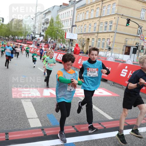 25.04.2026 - Das Zehntel Strokosch-Dieckow http://msf.ph/oto/9617746 25.04.2026 10:56:35 Ziel 5226, 5229, 5420, 5505, 5576, 5578, 5583, 5741, 5790, 5978, 6014, 6067, 6552, 6871, 6876, 6884, 6886, 6952, 6953, 6965, 6999, 7228, 7288, 7702, 7715, 7759, 7801, 7835, 7849, 7903, 7970 meine-sportfotos.de