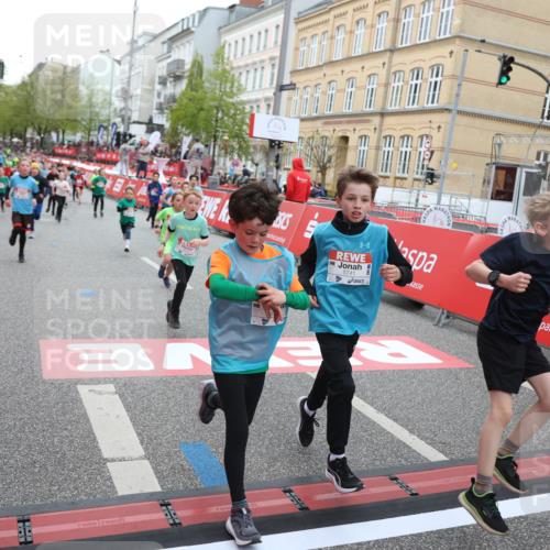 25.04.2026 - Das Zehntel Strokosch-Dieckow http://msf.ph/oto/9617756 25.04.2026 10:56:35 Ziel 5226, 5229, 5420, 5505, 5576, 5578, 5583, 5741, 5790, 5978, 6014, 6067, 6552, 6871, 6876, 6884, 6886, 6952, 6953, 6965, 6999, 7228, 7288, 7702, 7715, 7759, 7801, 7835, 7849, 7903, 7970 meine-sportfotos.de