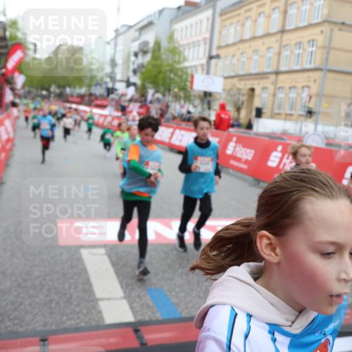 25.04.2026 - Das Zehntel Strokosch-Dieckow http://msf.ph/oto/9617771 25.04.2026 10:56:34 Ziel 5226, 5229, 5420, 5443, 5505, 5576, 5578, 5583, 5741, 5790, 5978, 6010, 6014, 6025, 6067, 6552, 6871, 6876, 6884, 6952, 6953, 6965, 6999, 7115, 7132, 7228, 7288, 7518, 7702, 7715, 7759, 7835, 7849, 7903, 7970 meine-sportfotos.de