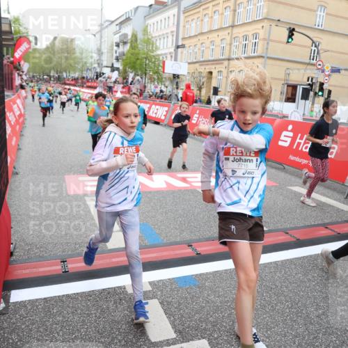 25.04.2026 - Das Zehntel Strokosch-Dieckow http://msf.ph/oto/9617834 25.04.2026 10:56:34 Ziel 5226, 5229, 5420, 5443, 5505, 5576, 5578, 5583, 5741, 5790, 5978, 6010, 6014, 6025, 6067, 6552, 6871, 6876, 6884, 6952, 6953, 6965, 6999, 7115, 7132, 7228, 7288, 7518, 7702, 7715, 7759, 7835, 7849, 7903, 7970 meine-sportfotos.de