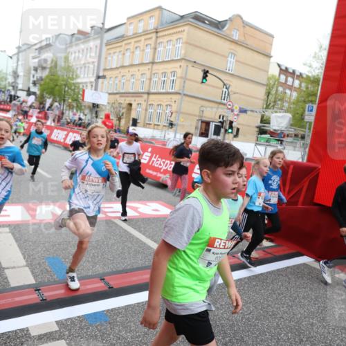 25.04.2026 - Das Zehntel Strokosch-Dieckow http://msf.ph/oto/9617858 25.04.2026 10:56:33 Ziel 5226, 5420, 5443, 5505, 5576, 5578, 5583, 5696, 5741, 5790, 5978, 6010, 6014, 6025, 6067, 6552, 6871, 6876, 6884, 6952, 6953, 6965, 6999, 7115, 7132, 7228, 7518, 7702, 7715, 7759, 7835, 7849, 7903, 7970 meine-sportfotos.de