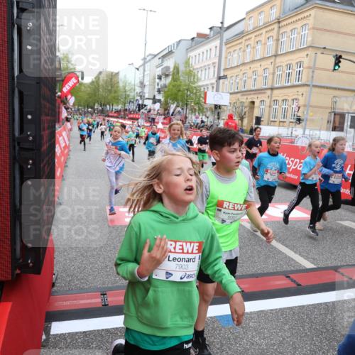 25.04.2026 - Das Zehntel Strokosch-Dieckow http://msf.ph/oto/9617880 25.04.2026 10:56:33 Ziel 5226, 5420, 5443, 5505, 5576, 5578, 5583, 5696, 5741, 5790, 5978, 6010, 6014, 6025, 6067, 6552, 6871, 6876, 6884, 6952, 6953, 6965, 6999, 7115, 7132, 7228, 7518, 7702, 7715, 7759, 7835, 7849, 7903, 7970 meine-sportfotos.de