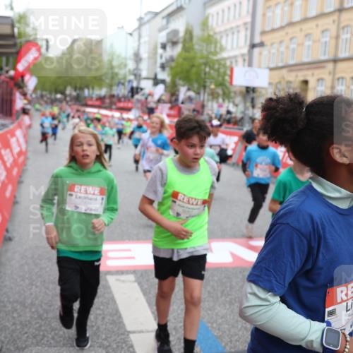 25.04.2026 - Das Zehntel Strokosch-Dieckow http://msf.ph/oto/9617901 25.04.2026 10:56:32 Ziel 5099, 5226, 5367, 5420, 5443, 5505, 5576, 5578, 5696, 5741, 5790, 5978, 6010, 6025, 6067, 6552, 6586, 6871, 6876, 6884, 6952, 6953, 6965, 6999, 7115, 7132, 7228, 7518, 7702, 7715, 7759, 7835, 7849, 7903, 7970 meine-sportfotos.de