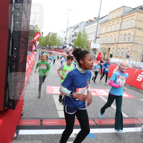 25.04.2026 - Das Zehntel Strokosch-Dieckow http://msf.ph/oto/9617920 25.04.2026 10:56:31 Ziel 5099, 5226, 5367, 5420, 5443, 5505, 5576, 5696, 5721, 5791, 5978, 6010, 6025, 6067, 6093, 6586, 6871, 6876, 6884, 6952, 6953, 6965, 6999, 7115, 7132, 7228, 7518, 7702, 7715, 7759, 7835, 7849, 7903, 7970 meine-sportfotos.de
