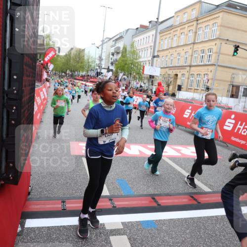 25.04.2026 - Das Zehntel Strokosch-Dieckow http://msf.ph/oto/9617950 25.04.2026 10:56:31 Ziel 5099, 5226, 5367, 5420, 5443, 5505, 5576, 5696, 5721, 5791, 5978, 6010, 6025, 6067, 6093, 6586, 6871, 6876, 6884, 6952, 6953, 6965, 6999, 7115, 7132, 7228, 7518, 7702, 7715, 7759, 7835, 7849, 7903, 7970 meine-sportfotos.de