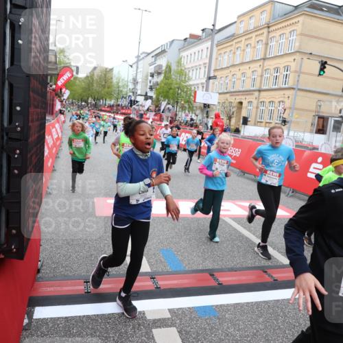 25.04.2026 - Das Zehntel Strokosch-Dieckow http://msf.ph/oto/9617974 25.04.2026 10:56:31 Ziel 5099, 5226, 5367, 5420, 5443, 5505, 5576, 5696, 5721, 5791, 5978, 6010, 6025, 6067, 6093, 6586, 6871, 6876, 6884, 6952, 6953, 6965, 6999, 7115, 7132, 7228, 7518, 7702, 7715, 7759, 7835, 7849, 7903, 7970 meine-sportfotos.de