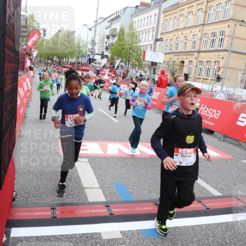 25.04.2026 - Das Zehntel Strokosch-Dieckow http://msf.ph/oto/9618012 25.04.2026 10:56:30 Ziel 5099, 5226, 5367, 5420, 5443, 5505, 5696, 5721, 5756, 5791, 6010, 6025, 6067, 6093, 6586, 6884, 6952, 6953, 6965, 6999, 7115, 7132, 7228, 7518, 7759, 7835, 7849, 7879, 7903, 7970 meine-sportfotos.de