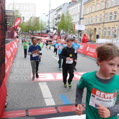 25.04.2026 - Das Zehntel Strokosch-Dieckow http://msf.ph/oto/9618044 25.04.2026 10:56:30 Ziel 5099, 5226, 5367, 5420, 5443, 5505, 5696, 5721, 5756, 5791, 6010, 6025, 6067, 6093, 6586, 6884, 6952, 6953, 6965, 6999, 7115, 7132, 7228, 7518, 7759, 7835, 7849, 7879, 7903, 7970 meine-sportfotos.de