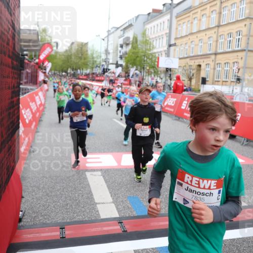 25.04.2026 - Das Zehntel Strokosch-Dieckow http://msf.ph/oto/9618056 25.04.2026 10:56:30 Ziel 5099, 5226, 5367, 5420, 5443, 5505, 5696, 5721, 5756, 5791, 6010, 6025, 6067, 6093, 6586, 6884, 6952, 6953, 6965, 6999, 7115, 7132, 7228, 7518, 7759, 7835, 7849, 7879, 7903, 7970 meine-sportfotos.de
