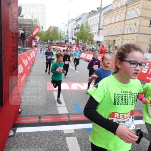 25.04.2026 - Das Zehntel Strokosch-Dieckow http://msf.ph/oto/9618099 25.04.2026 10:56:29 Ziel 5099, 5195, 5226, 5367, 5420, 5443, 5494, 5696, 5721, 5756, 5791, 6010, 6025, 6093, 6586, 6952, 6953, 6965, 6999, 7115, 7132, 7228, 7518, 7679, 7835, 7879 meine-sportfotos.de