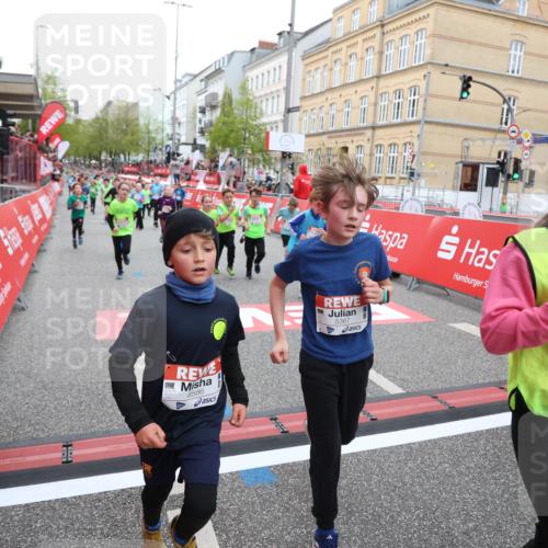 25.04.2026 - Das Zehntel Strokosch-Dieckow http://msf.ph/oto/9618224 25.04.2026 10:56:26 Ziel 5099, 5195, 5274, 5364, 5367, 5443, 5493, 5494, 5549, 5553, 5696, 5697, 5721, 5756, 5791, 6010, 6025, 6093, 6526, 6586, 6813, 7092, 7115, 7132, 7149, 7161, 7466, 7518, 7679, 7875, 7879 meine-sportfotos.de