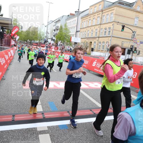 25.04.2026 - Das Zehntel Strokosch-Dieckow http://msf.ph/oto/9618249 25.04.2026 10:56:26 Ziel 5099, 5195, 5274, 5364, 5367, 5443, 5493, 5494, 5549, 5553, 5696, 5697, 5721, 5756, 5791, 6010, 6025, 6093, 6526, 6586, 6813, 7092, 7115, 7132, 7149, 7161, 7466, 7518, 7679, 7875, 7879 meine-sportfotos.de