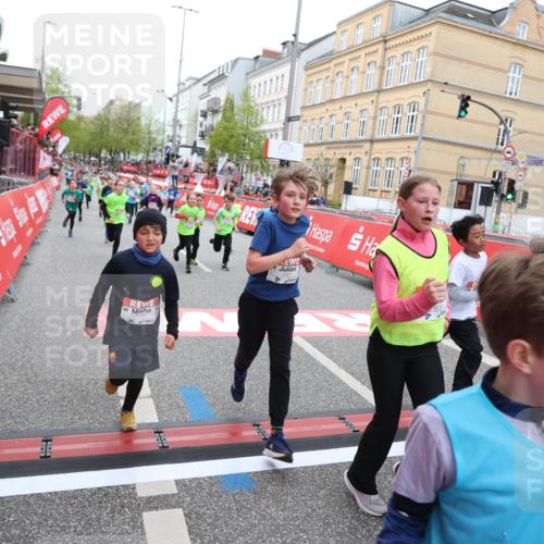 25.04.2026 - Das Zehntel Strokosch-Dieckow http://msf.ph/oto/9618259 25.04.2026 10:56:26 Ziel 5099, 5195, 5274, 5364, 5367, 5443, 5493, 5494, 5549, 5553, 5696, 5697, 5721, 5756, 5791, 6010, 6025, 6093, 6526, 6586, 6813, 7092, 7115, 7132, 7149, 7161, 7466, 7518, 7679, 7875, 7879 meine-sportfotos.de
