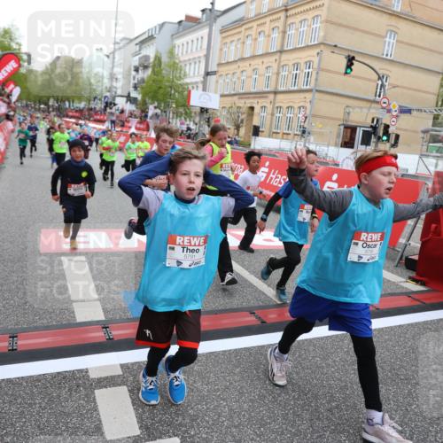 25.04.2026 - Das Zehntel Strokosch-Dieckow http://msf.ph/oto/9618311 25.04.2026 10:56:25 Ziel 5099, 5195, 5274, 5364, 5367, 5405, 5493, 5494, 5549, 5553, 5696, 5697, 5721, 5756, 5791, 6093, 6152, 6526, 6586, 6813, 7092, 7149, 7161, 7308, 7466, 7543, 7679, 7875, 7879 meine-sportfotos.de