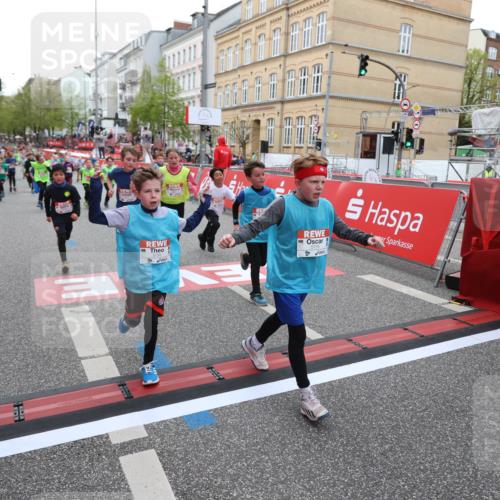 25.04.2026 - Das Zehntel Strokosch-Dieckow http://msf.ph/oto/9618324 25.04.2026 10:56:25 Ziel 5099, 5195, 5274, 5364, 5367, 5405, 5493, 5494, 5549, 5553, 5696, 5697, 5721, 5756, 5791, 6093, 6152, 6526, 6586, 6813, 7092, 7149, 7161, 7308, 7466, 7543, 7679, 7875, 7879 meine-sportfotos.de