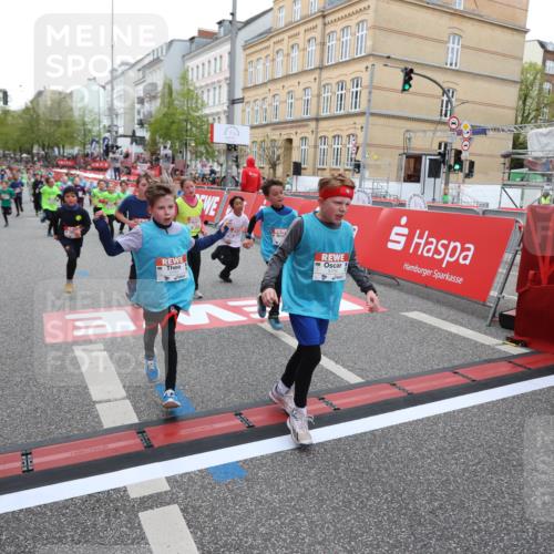25.04.2026 - Das Zehntel Strokosch-Dieckow http://msf.ph/oto/9618351 25.04.2026 10:56:25 Ziel 5099, 5195, 5274, 5364, 5367, 5405, 5493, 5494, 5549, 5553, 5696, 5697, 5721, 5756, 5791, 6093, 6152, 6526, 6586, 6813, 7092, 7149, 7161, 7308, 7466, 7543, 7679, 7875, 7879 meine-sportfotos.de