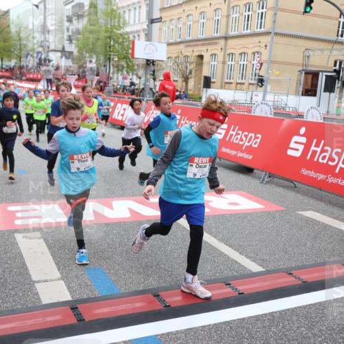 25.04.2026 - Das Zehntel Strokosch-Dieckow http://msf.ph/oto/9618360 25.04.2026 10:56:25 Ziel 5099, 5195, 5274, 5364, 5367, 5405, 5493, 5494, 5549, 5553, 5696, 5697, 5721, 5756, 5791, 6093, 6152, 6526, 6586, 6813, 7092, 7149, 7161, 7308, 7466, 7543, 7679, 7875, 7879 meine-sportfotos.de