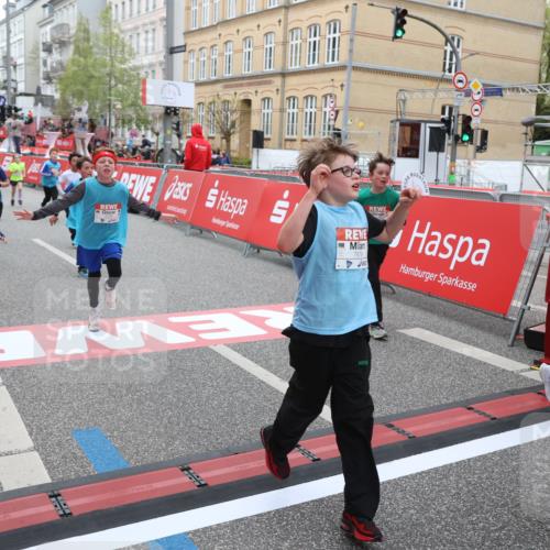 25.04.2026 - Das Zehntel Strokosch-Dieckow http://msf.ph/oto/9618416 25.04.2026 10:56:24 Ziel 5099, 5195, 5274, 5364, 5367, 5381, 5405, 5493, 5494, 5549, 5553, 5697, 5721, 5756, 5791, 6093, 6152, 6526, 6586, 6813, 7092, 7149, 7161, 7244, 7308, 7466, 7543, 7679, 7875, 7879, 8009 meine-sportfotos.de