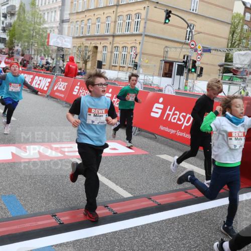 25.04.2026 - Das Zehntel Strokosch-Dieckow http://msf.ph/oto/9618427 25.04.2026 10:56:23 Ziel 5195, 5274, 5364, 5381, 5405, 5493, 5494, 5549, 5553, 5697, 5721, 5756, 5791, 6093, 6152, 6526, 6813, 7092, 7149, 7161, 7244, 7308, 7466, 7543, 7679, 7875, 7879, 8009 meine-sportfotos.de