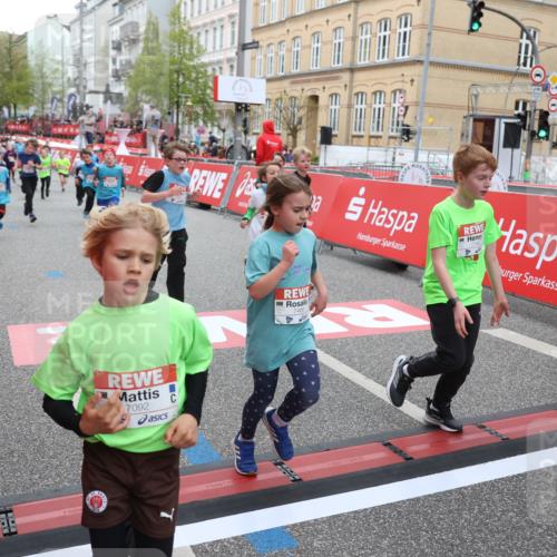 25.04.2026 - Das Zehntel Strokosch-Dieckow http://msf.ph/oto/9618482 25.04.2026 10:56:22 Ziel 5195, 5274, 5364, 5381, 5405, 5493, 5494, 5549, 5553, 5697, 5756, 6152, 6526, 6813, 7092, 7149, 7161, 7244, 7308, 7466, 7543, 7679, 7875, 7879, 8009 meine-sportfotos.de