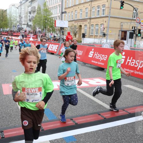 25.04.2026 - Das Zehntel Strokosch-Dieckow http://msf.ph/oto/9618495 25.04.2026 10:56:22 Ziel 5195, 5274, 5364, 5381, 5405, 5493, 5494, 5549, 5553, 5697, 5756, 6152, 6526, 6813, 7092, 7149, 7161, 7244, 7308, 7466, 7543, 7679, 7875, 7879, 8009 meine-sportfotos.de