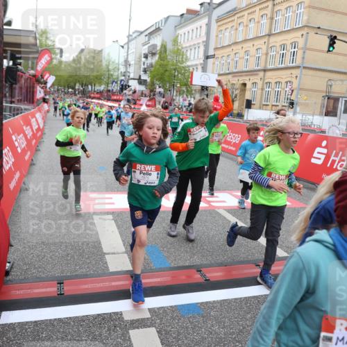 25.04.2026 - Das Zehntel Strokosch-Dieckow http://msf.ph/oto/9618557 25.04.2026 10:56:21 Ziel 5034, 5035, 5195, 5274, 5364, 5381, 5405, 5493, 5494, 5549, 5553, 5697, 6152, 6433, 6526, 6677, 6813, 7092, 7149, 7161, 7244, 7308, 7466, 7543, 7679, 7875, 8009 meine-sportfotos.de